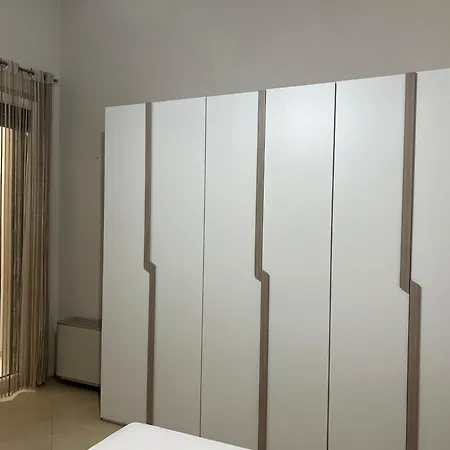 A Due Passi Dal Viale *